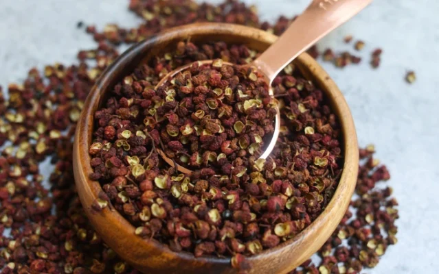 Bỏ túi cách rang hạt mắc khén Tây Bắc