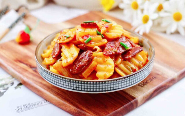 Chế biến món ngon từ lạp sườn Tây Bắc