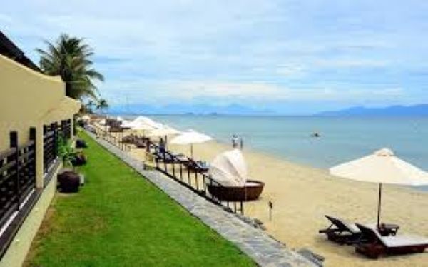 Khám phái bãi biển Cửa Đại mùa hè 2024