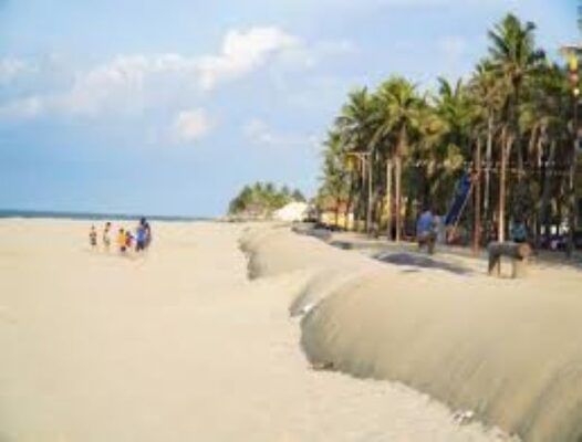 Lí do bạn nên du lịch bãi biển Cửa Đại