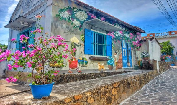 Con Đường Đá Xanh Làng Chài Nhơn Lý