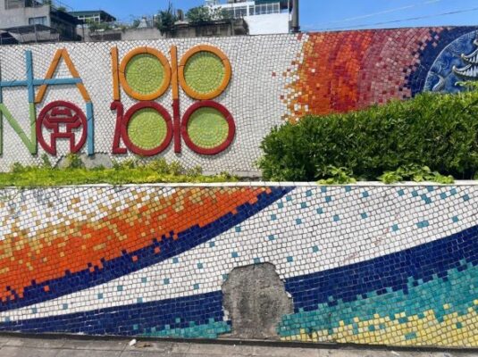 Con đường gốm sứ Hà Nội