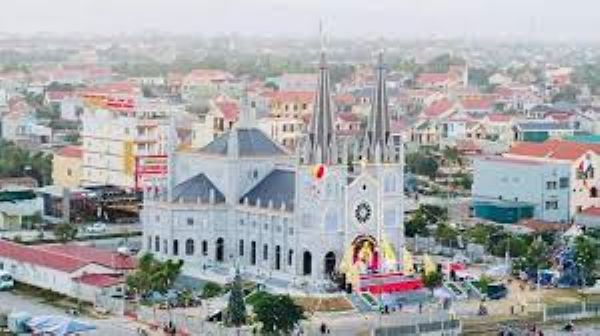 Tháp chuông nhà thờ Tam Tòa