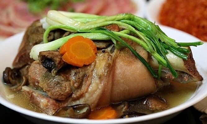 Món ngon từ thịt lợn cắp nách Lai Châu