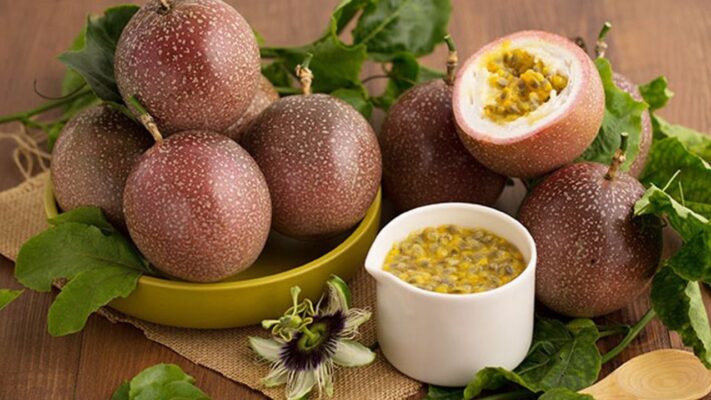 Mẹ bầu có nên uống chanh dây không