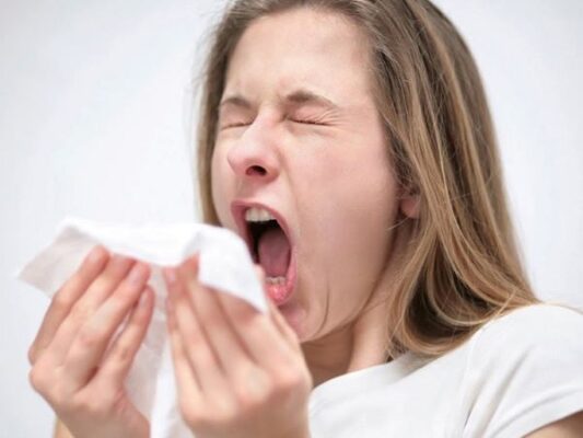 Bệnh viêm mũi dị ứng có chữa được không?