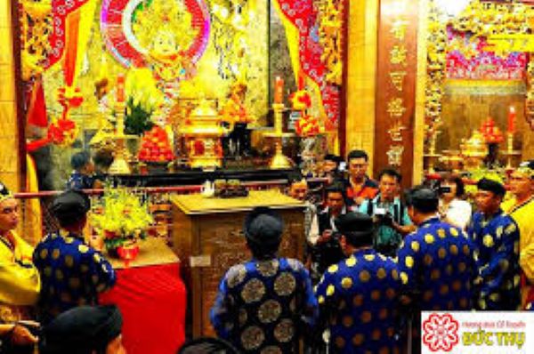 Đền Bà Chúa Kho