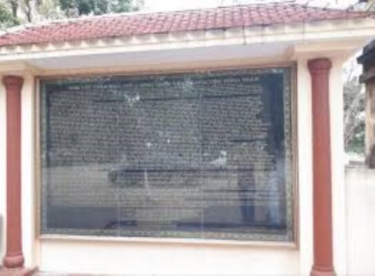 Tham quan đền Phương Hoàng Hưng Yên