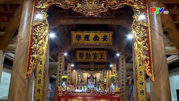 Tham quan đền Vũ Điện