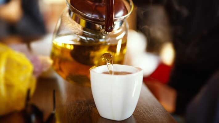 Uống trà lá sen có giảm cân không