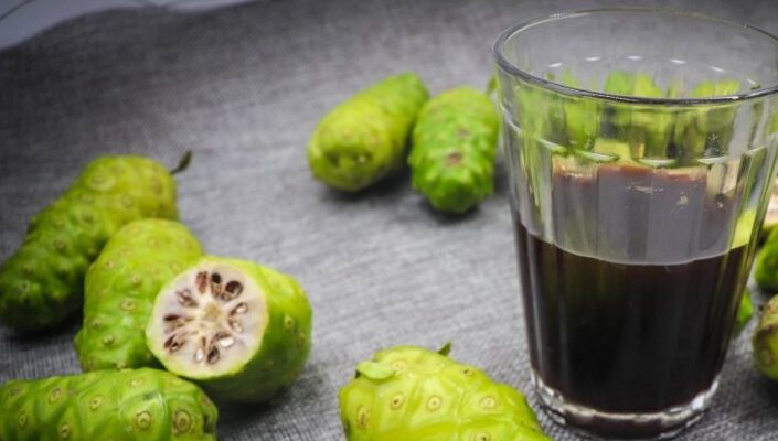 Công dụng của quả nhàu ngâm rượu