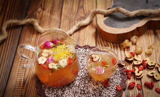 Trà hoa cúc táo đỏ có nên uống hàng ngày
