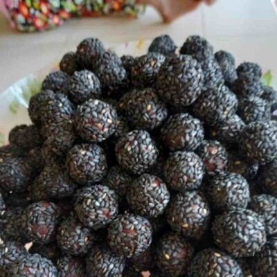 Sử dụng viên hà thủ ô mật ong rừng cho người rụng tóc