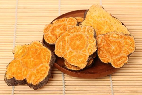 Uống hà thủ ô có đen tóc không?