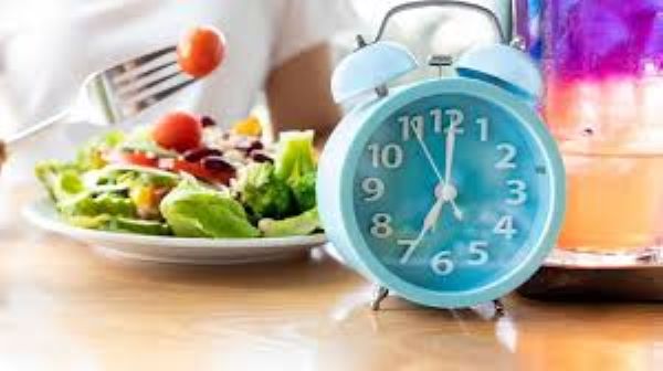 Nhịn ăn gián đoạn có ảnh hưởng đến tuổi thọ không?