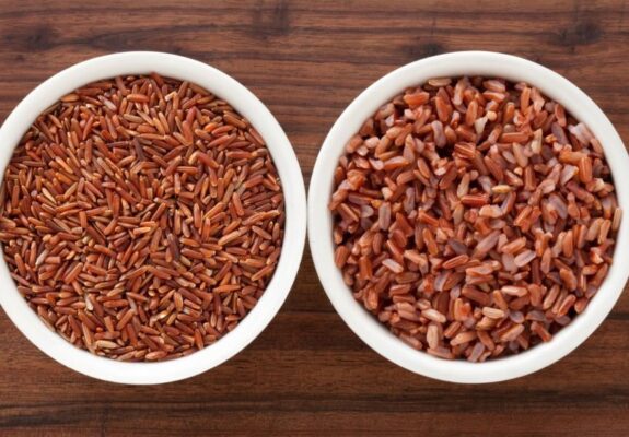 100g gạo lứt nấu chín bao nhiêu calo?