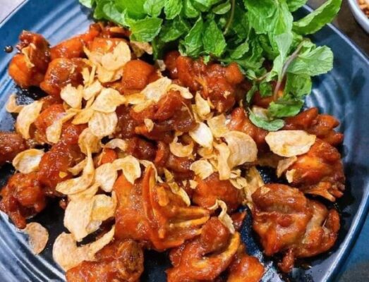 Bê chao cháy tỏi là món gì?