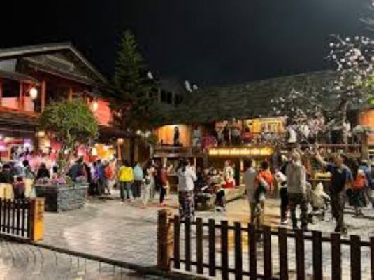 Chợ đêm Mộc Châu diễn ra vào ngày nào?