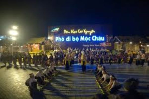 Đến chợ đêm Mộc Châu thưởng thức đặc sản Tây Bắc