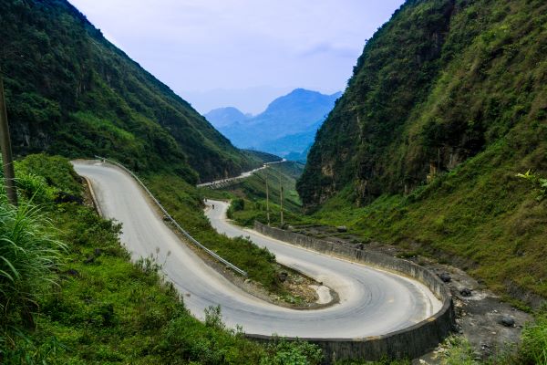 Dốc Thẩm Mã - cung đường đẹp của tổ quốc