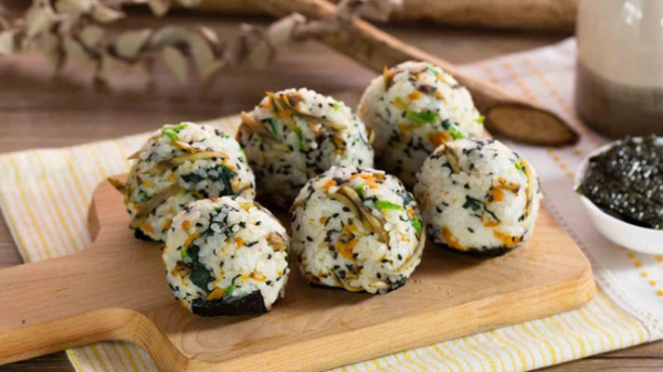 Lưu ý khi ăn lạc đen