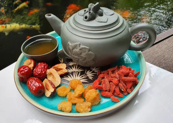 Những ai không nên uống táo đỏ kỷ tử?