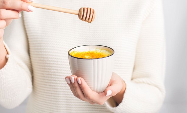 Cách sử dụng tinh bột nghệ mật ong hiệu quả
