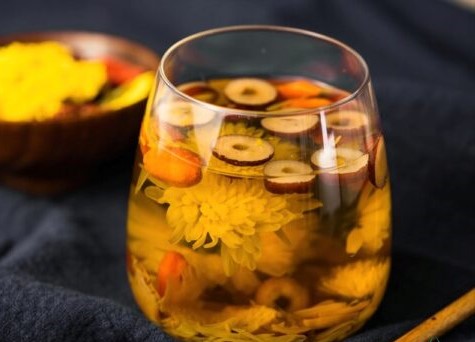 Công dụng với sức khỏe của nước táo đỏ kỷ tử