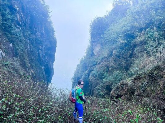 Núi Răng Cưa ở đâu?