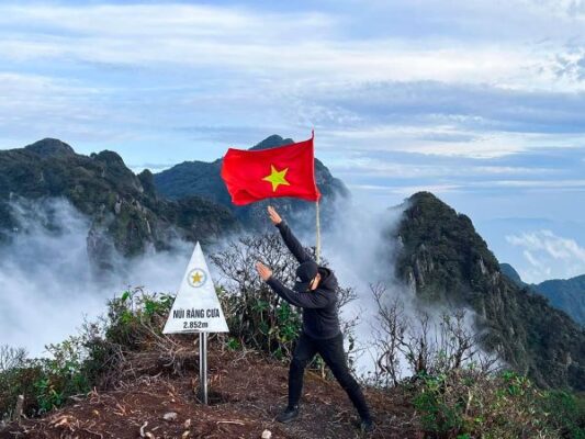 Núi Răng Cưa ở đâu?