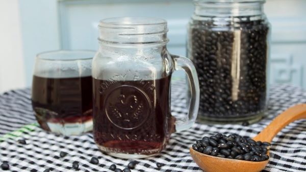 Uống nước đậu đen rang thường xuyên có tốt không?