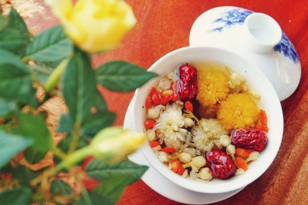 Uống nước táo đỏ kỷ tử nên kiêng gì?