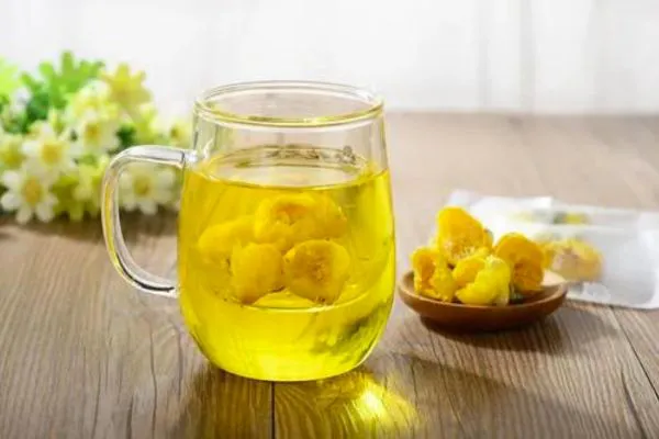 Những ai không nên uống trà hoa vàng?