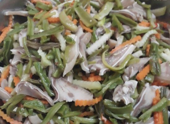 Cách làm rau tiến vua ngâm tai lợn chua ngọt