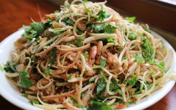 Cách nộm hoa chuối với tép thơm ngon