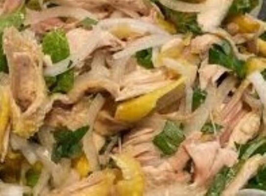 Cách làm món gà xé phay đơn giản ngày tết Cách làm món gà xé phay đơn giản ngày tết