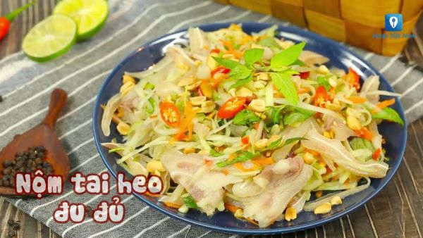 Nộm đủ đủ tai heo chống ngán ngày tết