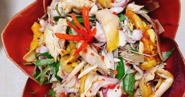 Nộm thịt gà hoa chuối