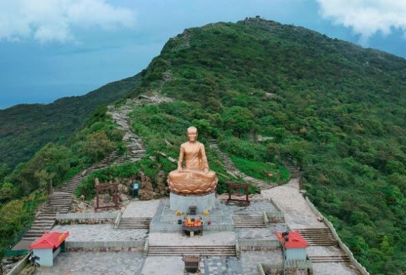 Top các điểm đến hấp dẫn để cầu tài lộc và bình an