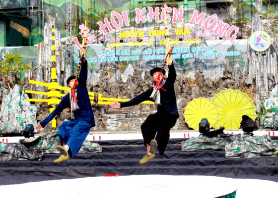 Lễ hội Khèn Mông