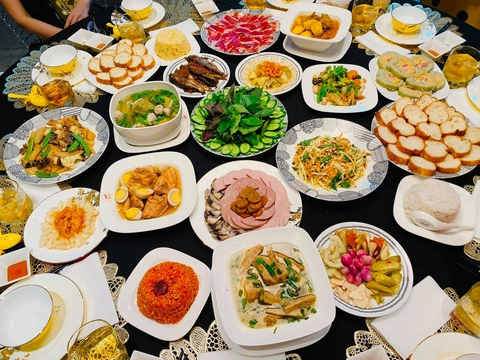 Mâm cỗ cũng tất niên theo truyền thống từng vùng