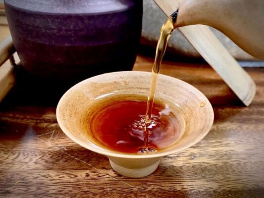 Trà đen có tác dụng gì với sức khỏe?