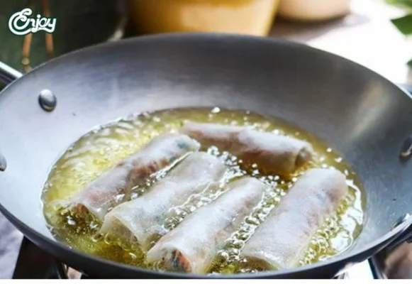 Một số mẹo giảm bắn dầu khi chiên rán