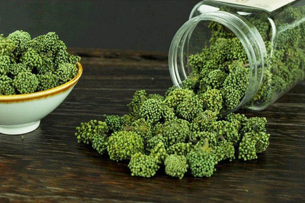 hoa tam thất ngâm rượu